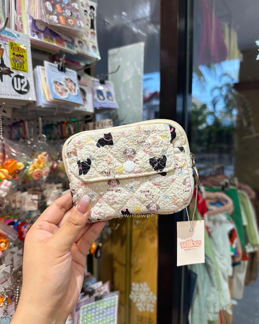 Dainty Pouch