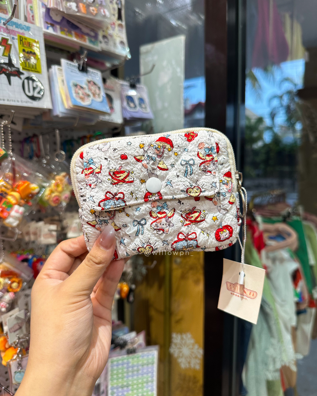 Dainty Pouch