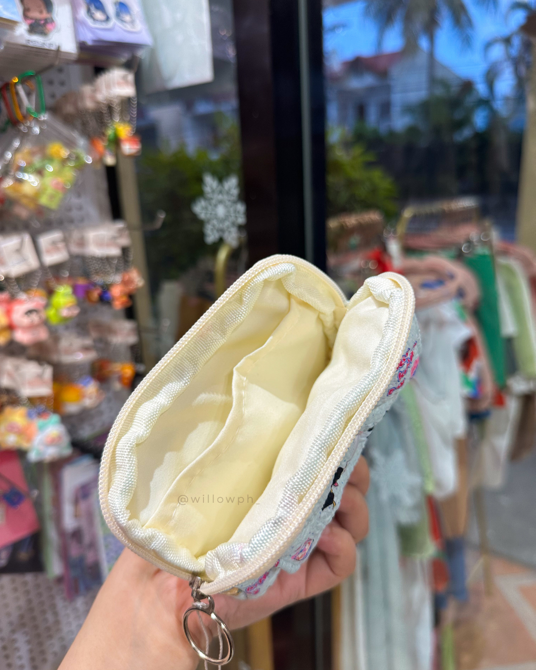Dainty Pouch